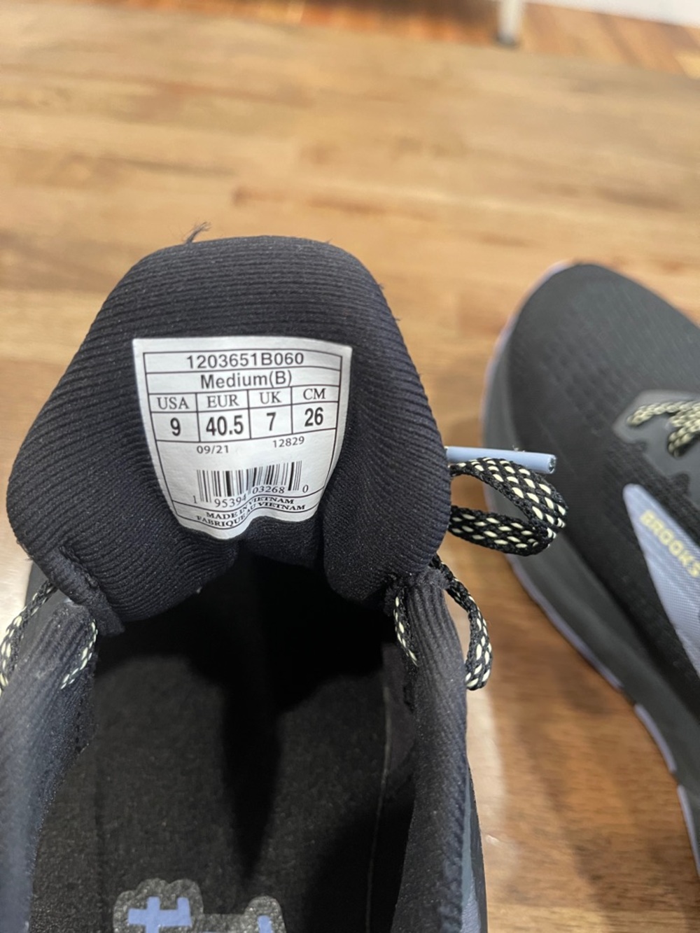 Brooks Black and Gray Women's Running Shoes - Picture 5 of 6